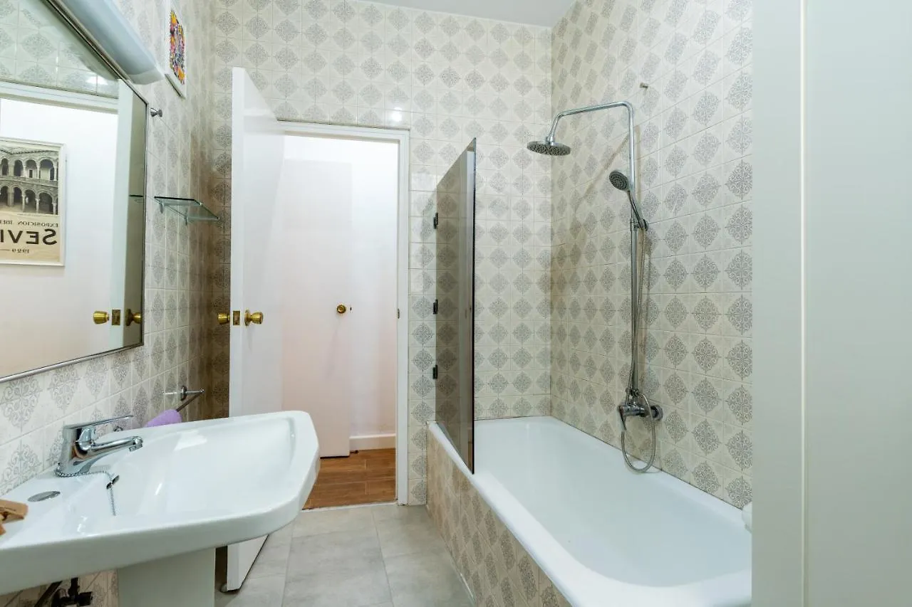 Aoa Conde De Ibarra Apartment Seville 0*,